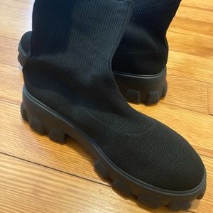 Knitted boots NWT weather proof